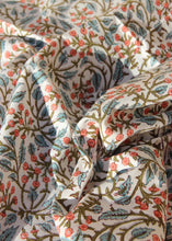 Load image into Gallery viewer, GROOMBRIDGE Tablecloth